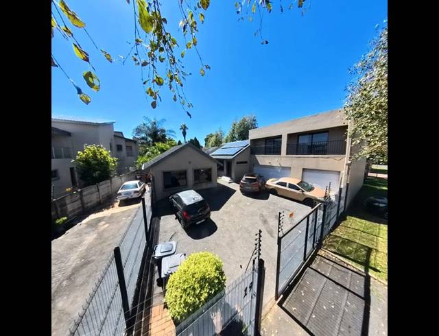 4 BEDROOM HOUSE FOR SALE IN GLEN MARAIS